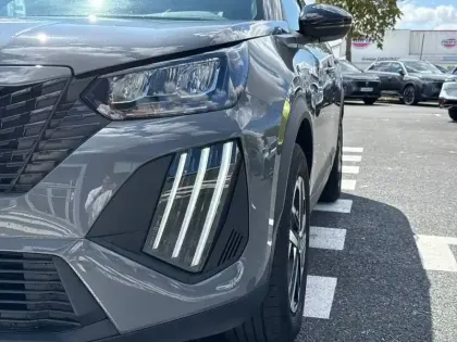 Photo 15 Peugeot 2008  PureTech 100 S&S BVM6