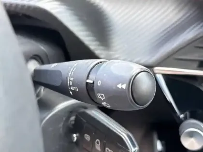 Photo 21 Peugeot 2008  PureTech 100 S&S BVM6