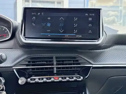 Photo 14 Peugeot 2008  PureTech 100 S&S BVM6