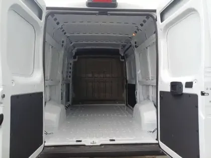 Photo 5 Peugeot Boxer  FGN DIESEL 120 CH L2H2 3.3 T MANUELLE