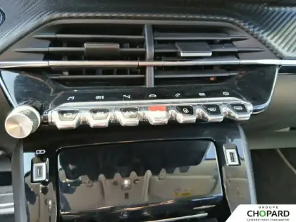 Photo 13 Peugeot 2008  PureTech 130 S&S EAT8
