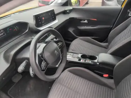 Photo 6 Peugeot 208  Electrique 50 kWh 136ch
