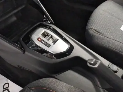 Photo 11 Peugeot 208  Hybrid 110 ch e-DCS6