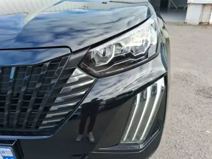 Photo 15 Peugeot 2008  Hybrid 145 ch e-DCS6