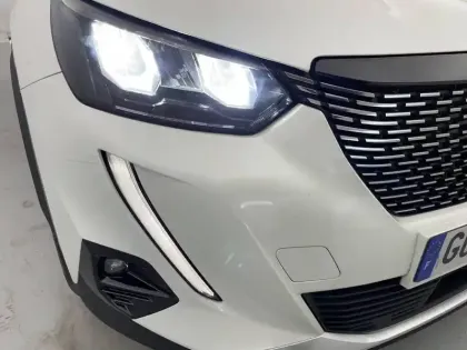 Photo 30 Peugeot 2008  PureTech 130 S&S EAT8