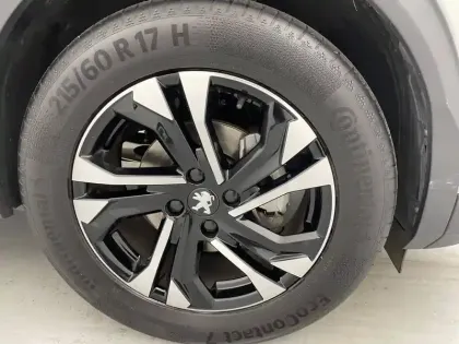Photo 16 Peugeot 2008  PureTech 130 S&S EAT8
