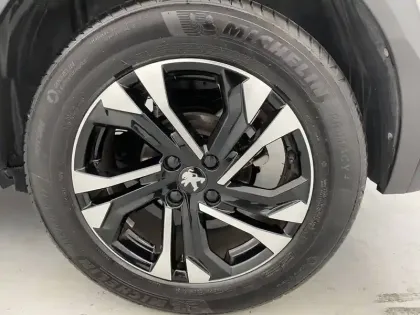 Photo 18 Peugeot 2008  PureTech 130 S&S EAT8
