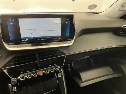 Photo 27 Peugeot 2008  PureTech 130 S&S EAT8