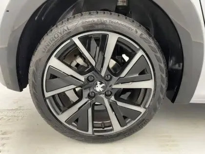Photo 18 Peugeot 208  PureTech 100 S&S BVM6