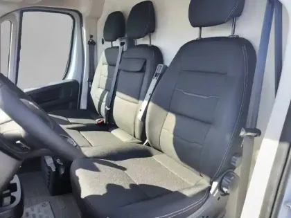 Photo 10 Peugeot Boxer  FGN DIESEL 140 CH L2H2 3.3 T MANUELLE