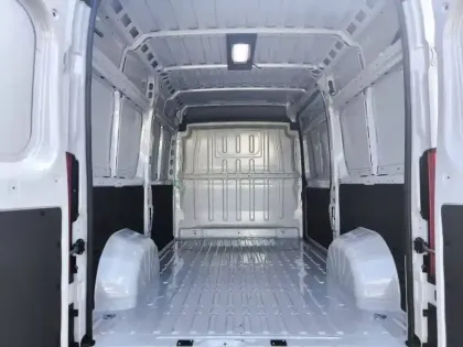 Photo 5 Peugeot Boxer  FGN DIESEL 140 CH L2H2 3.3 T MANUELLE