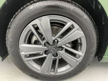 Photo 17 Peugeot 308  PureTech 130ch S&S BVM6