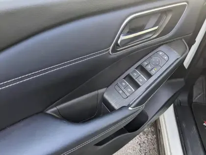 Photo 12 Nissan Qashqai  1.3 Mild Hybrid 140ch Tekna