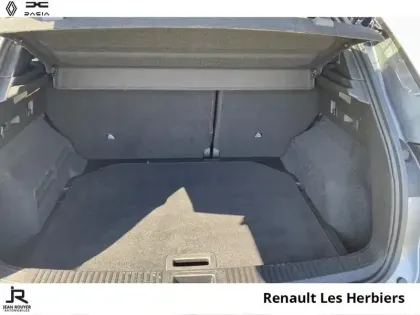 Photo 6 Renault Austral  1.2 E-Tech full hybrid 200ch esprit Alpine - 26