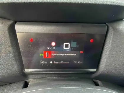 Photo 12 Citroën C4  BlueHDi 110ch S&S Feel