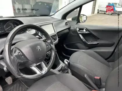 Photo 14 Peugeot 208  1.5 BlueHDi 100ch E6.c Signature BVM5 86g 5p