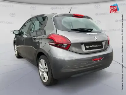 Photo 7 Peugeot 208  1.5 BlueHDi 100ch E6.c Signature BVM5 86g 5p