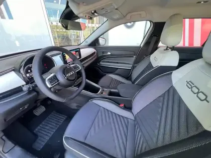 Photo 7 Fiat 600  1.2 Hybrid Turbo 110ch Icône eDCT6
