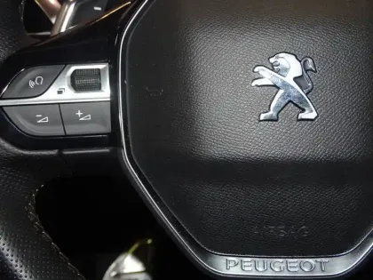 Photo 14 Peugeot 3008  HYBRID 225ch GT e-EAT8