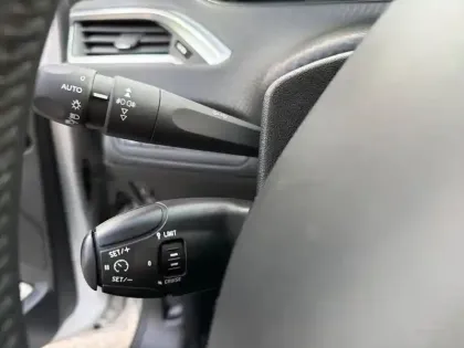 Photo 11 Peugeot 208  1.2 PureTech 82ch Style 5p