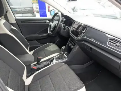 Photo 12 Volkswagen T-roc  1.5 TSI EVO 150ch Carat DSG7