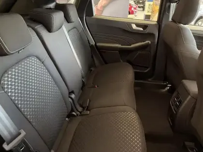 Photo 11 Ford Kuga  2.5 Duratec 180ch Hybrid FlexiFuel Titanium Powershift