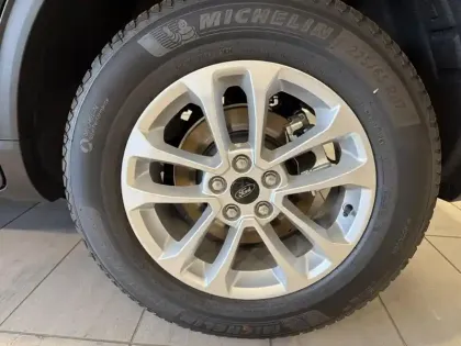 Photo 8 Ford Kuga  2.5 Duratec 180ch Hybrid FlexiFuel Titanium Powershift