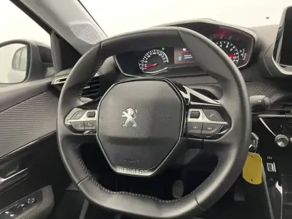 Photo 26 Peugeot 208  PureTech 100 S&S BVM6