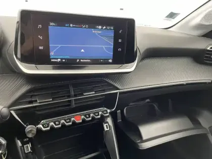 Photo 28 Peugeot 208  PureTech 100 S&S BVM6