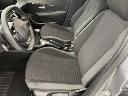 Photo 13 Peugeot 208  PureTech 100 S&S BVM6