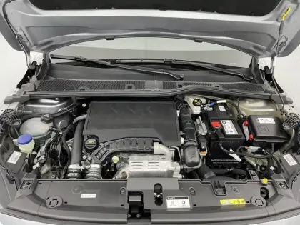Photo 20 Peugeot 208  PureTech 100 S&S BVM6