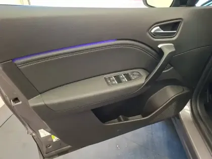 Photo 32 Renault Captur  E-Tech full hybrid 145