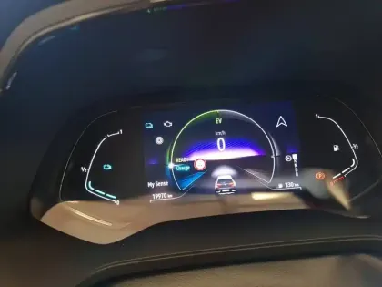 Photo 43 Renault Captur  E-Tech full hybrid 145