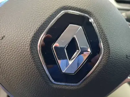 Photo 37 Renault Captur  E-Tech full hybrid 145