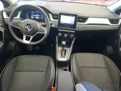 Photo 8 Renault Captur  E-Tech full hybrid 145