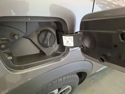 Photo 26 Renault Captur  E-Tech full hybrid 145