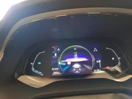 Photo 42 Renault Captur  E-Tech full hybrid 145