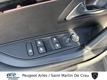 Photo 11 Peugeot 208  Hybrid 136 e-DCS6