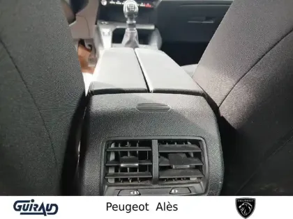 Photo 14 Peugeot 308  SW PureTech 110ch S&S BVM6