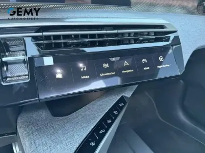 Photo 18 Peugeot 5008  Plug-in Hybrid 225 ch e-DCS7