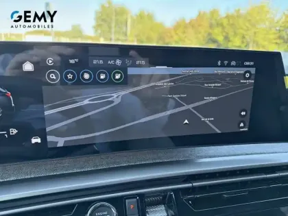 Photo 21 Peugeot 5008  Plug-in Hybrid 225 ch e-DCS7
