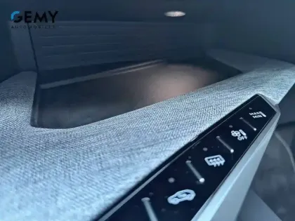 Photo 19 Peugeot 5008  Plug-in Hybrid 225 ch e-DCS7