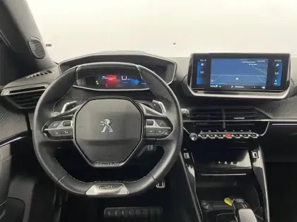 Photo 21 Peugeot 2008  PureTech 130 S&S EAT8