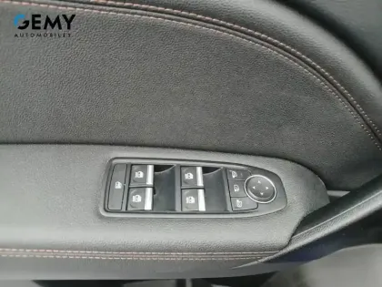 Photo 16 Renault Captur  E-Tech full hybrid 145