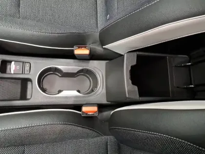Photo 35 Renault Captur  E-Tech full hybrid 145