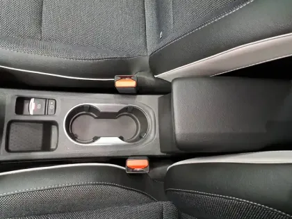 Photo 34 Renault Captur  E-Tech full hybrid 145
