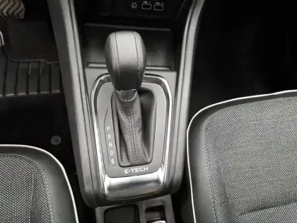 Photo 36 Renault Captur  E-Tech full hybrid 145