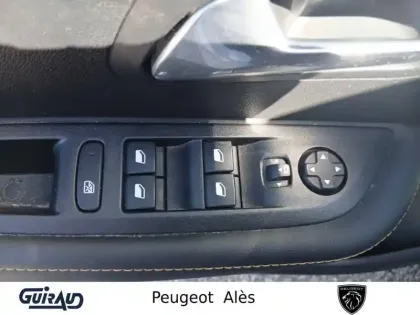 Photo 11 Peugeot 208  Electrique 50 kWh 136ch