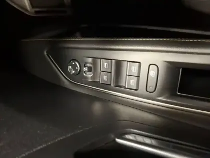 Photo 26 Peugeot 3008  Hybrid 225 e-EAT8