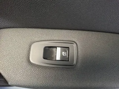 Photo 30 Renault Captur  TCe 140 - 21